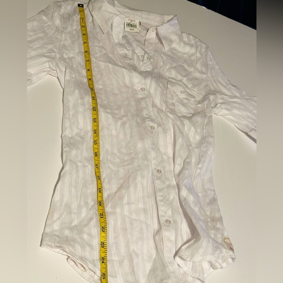 Olsenboye Button Up White Top Size Medium - Picture 5 of 8